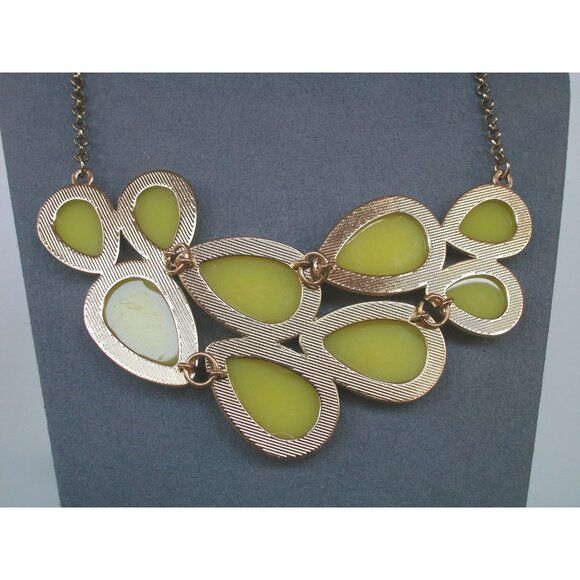 Yellow Teardrop Stone Necklace With Gold Tone Chain & Clasp - Picture 4 of 6